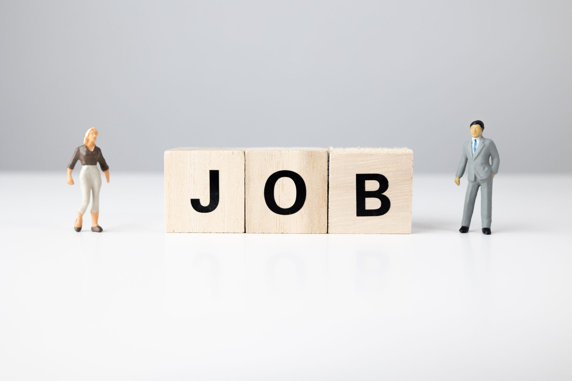 養護教諭（保健室の先生）から一般企業への転職！活かせるスキルとおすすめの職種・キャリアチェンジの手法